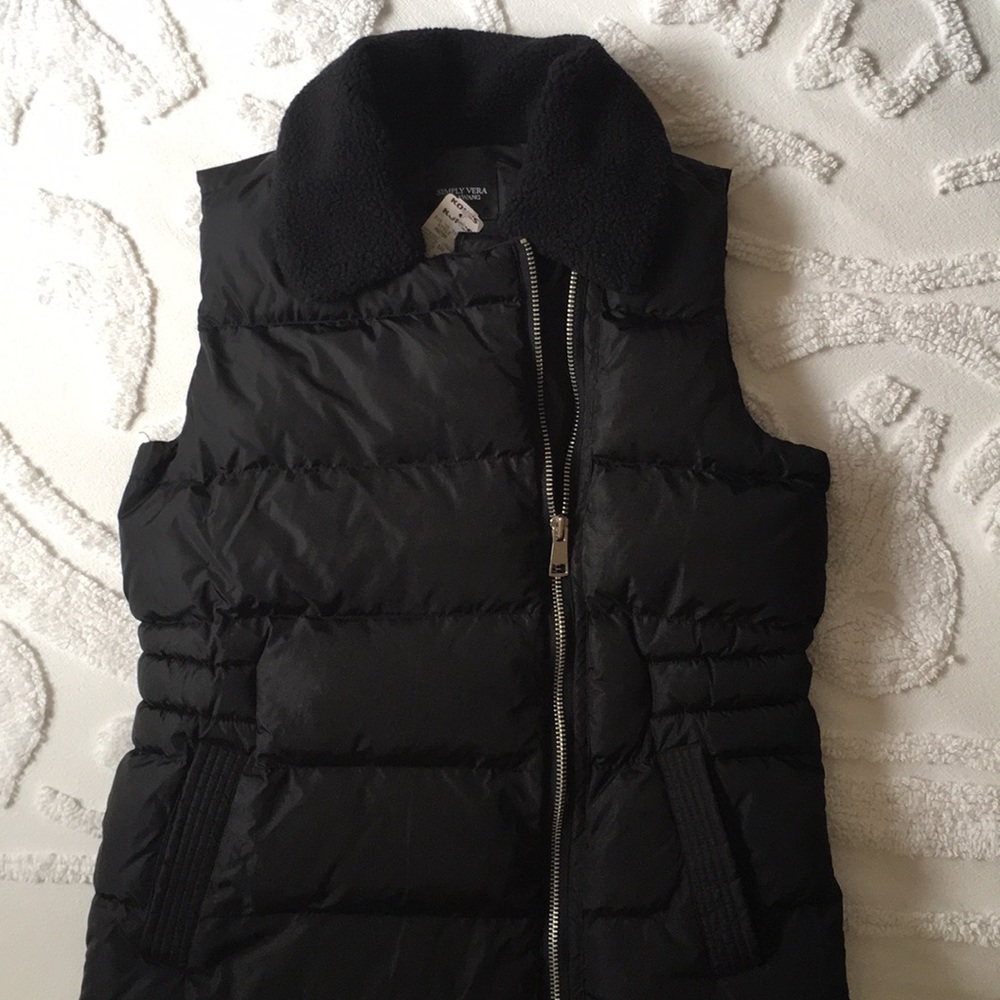 NWT Vera Wang Black Fitted Puffy Vest
